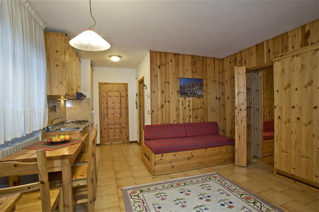 Residence Raffaella Santa Caterina Valfurva Δωμάτιο φωτογραφία