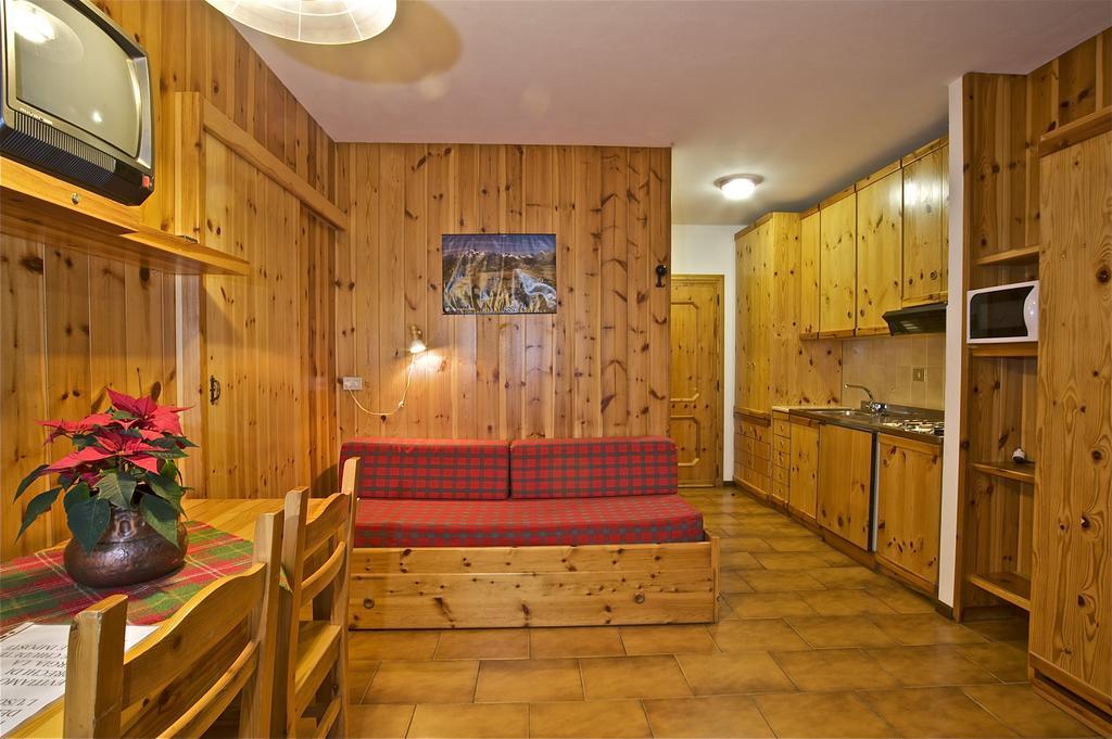 Residence Raffaella Santa Caterina Valfurva Δωμάτιο φωτογραφία
