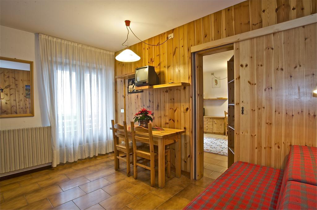 Residence Raffaella Santa Caterina Valfurva Δωμάτιο φωτογραφία